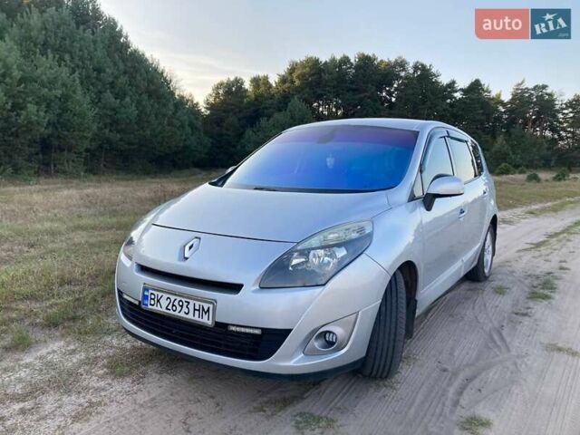 Серый Рено Гранд Сценик, объемом двигателя 1.5 л и пробегом 300 тыс. км за 7300 $, фото 7 на Automoto.ua