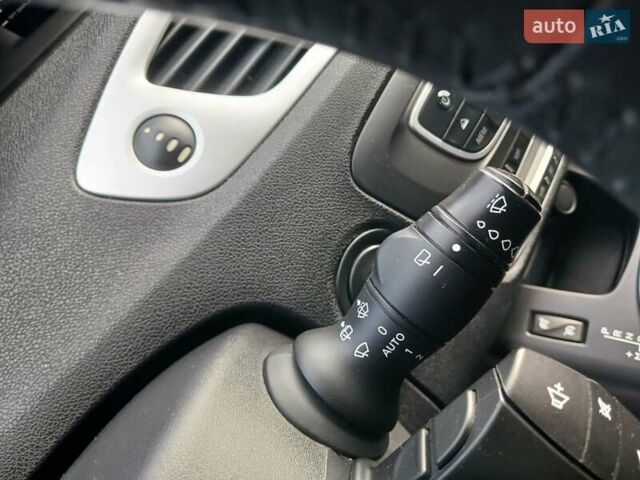 Серый Рено Гранд Сценик, объемом двигателя 1.5 л и пробегом 188 тыс. км за 8300 $, фото 16 на Automoto.ua