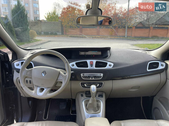 Серый Рено Гранд Сценик, объемом двигателя 1.5 л и пробегом 300 тыс. км за 5999 $, фото 69 на Automoto.ua