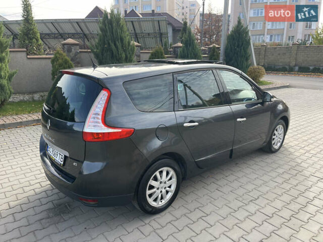 Серый Рено Гранд Сценик, объемом двигателя 1.5 л и пробегом 300 тыс. км за 5999 $, фото 36 на Automoto.ua