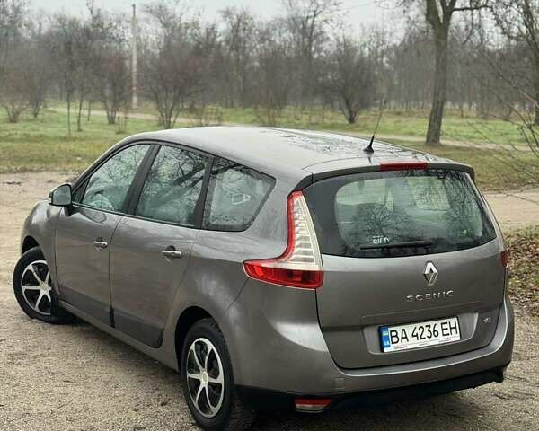 Сірий Рено Гранд Сценік, об'ємом двигуна 1.5 л та пробігом 255 тис. км за 7500 $, фото 2 на Automoto.ua