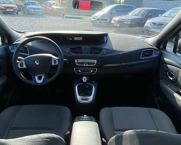 Рено Гранд Сценик 2011 в Днепре (Днепропетровске) на Automoto.ua Серый Рено Гранд Сценик, объемом двигателя 1.4 л и пробегом 177 тыс. км за 7400 $, фото 4 на Automoto.ua