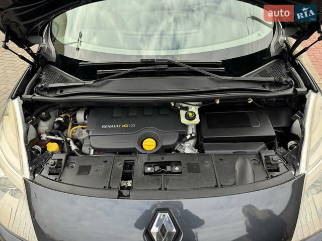 Серый Рено Гранд Сценик, объемом двигателя 1.9 л и пробегом 330 тыс. км за 6650 $, фото 14 на Automoto.ua