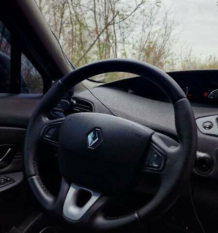 Серый Рено Гранд Сценик, объемом двигателя 1.6 л и пробегом 335 тыс. км за 7400 $, фото 18 на Automoto.ua