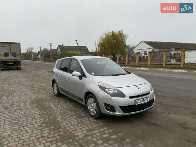 Серый Рено Гранд Сценик, объемом двигателя 1.46 л и пробегом 284 тыс. км за 5950 $, фото 5 на Automoto.ua