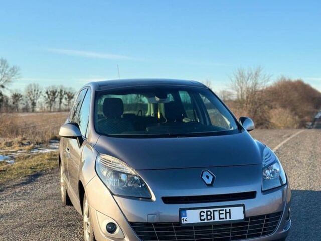 Серый Рено Гранд Сценик, объемом двигателя 1.5 л и пробегом 240 тыс. км за 7500 $, фото 3 на Automoto.ua