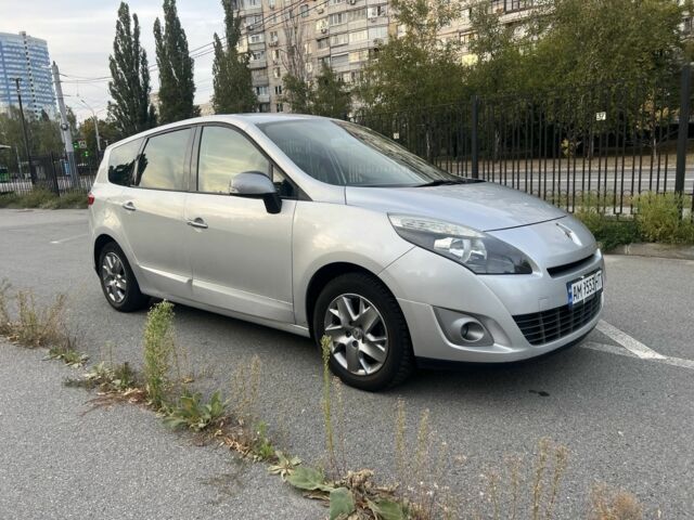 Серый Рено Гранд Сценик, объемом двигателя 1.5 л и пробегом 220 тыс. км за 7600 $, фото 3 на Automoto.ua