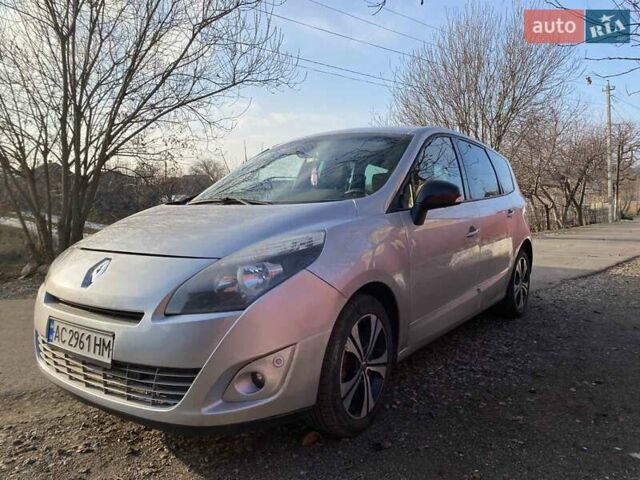 Сірий Рено Гранд Сценік, об'ємом двигуна 1.5 л та пробігом 268 тис. км за 8000 $, фото 1 на Automoto.ua
