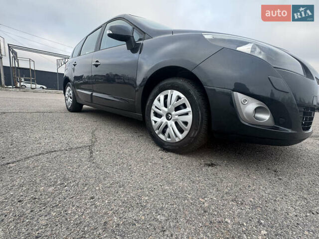 Сірий Рено Гранд Сценік, об'ємом двигуна 1.6 л та пробігом 219 тис. км за 9000 $, фото 18 на Automoto.ua