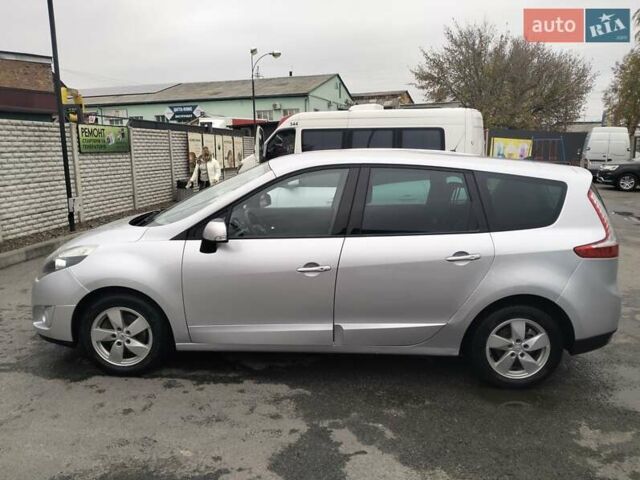 Рено Гранд Сценик 2011 в Чернигове на Automoto.ua Серый Рено Гранд Сценик, объемом двигателя 1.5 л и пробегом 220 тыс. км за 8500 $, фото 12 на Automoto.ua