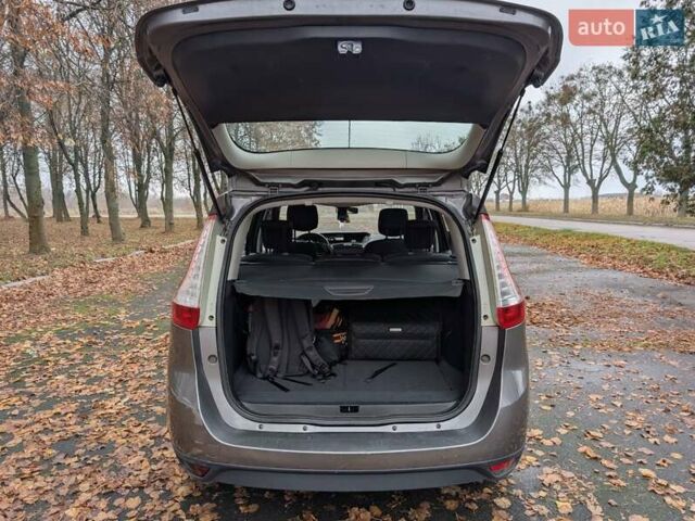 Серый Рено Гранд Сценик, объемом двигателя 1.5 л и пробегом 261 тыс. км за 5999 $, фото 24 на Automoto.ua