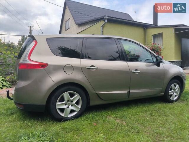 Серый Рено Гранд Сценик, объемом двигателя 1.6 л и пробегом 240 тыс. км за 7500 $, фото 3 на Automoto.ua