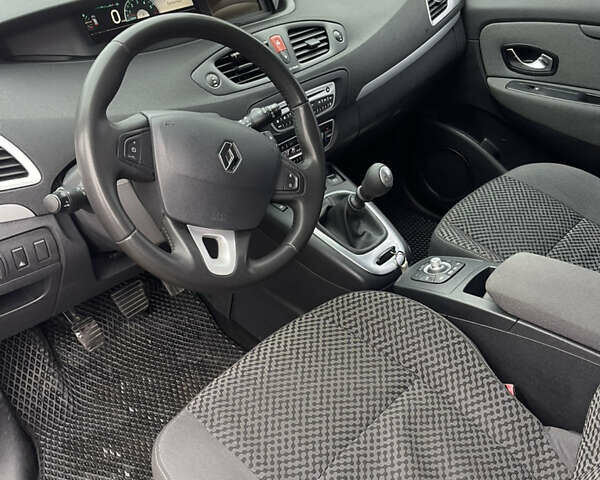 Серый Рено Гранд Сценик, объемом двигателя 1.46 л и пробегом 277 тыс. км за 6900 $, фото 8 на Automoto.ua