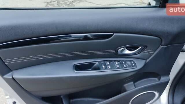 Серый Рено Гранд Сценик, объемом двигателя 1.6 л и пробегом 310 тыс. км за 7300 $, фото 17 на Automoto.ua