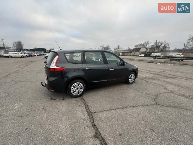 Сірий Рено Гранд Сценік, об'ємом двигуна 1.6 л та пробігом 219 тис. км за 9000 $, фото 9 на Automoto.ua