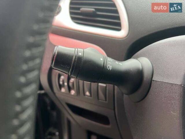 Серый Рено Гранд Сценик, объемом двигателя 1.46 л и пробегом 278 тыс. км за 8490 $, фото 18 на Automoto.ua