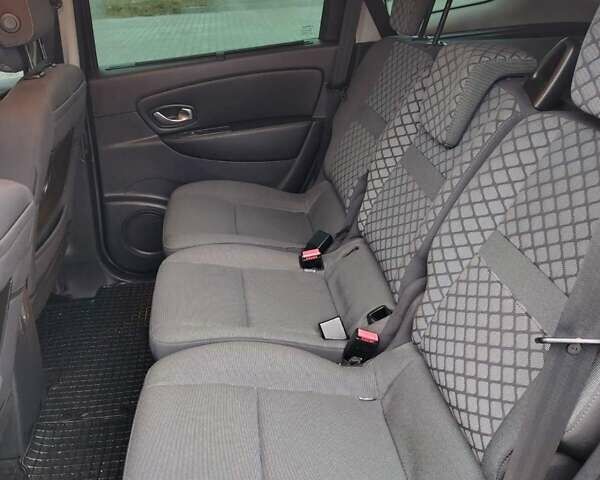 Серый Рено Гранд Сценик, объемом двигателя 1.5 л и пробегом 292 тыс. км за 6700 $, фото 27 на Automoto.ua