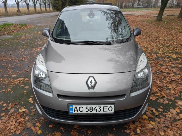 Серый Рено Гранд Сценик, объемом двигателя 1.5 л и пробегом 261 тыс. км за 5999 $, фото 4 на Automoto.ua