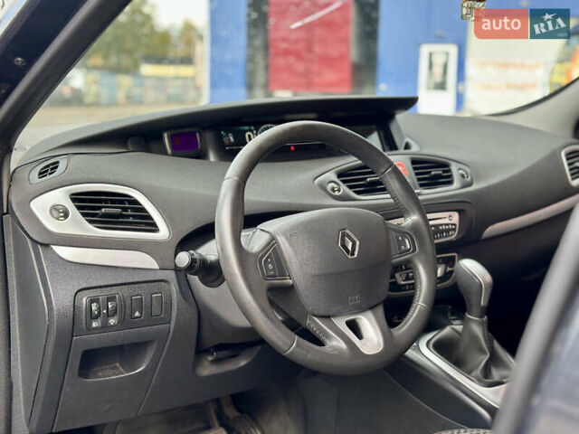 Рено Гранд Сценик 2011 в Киеве на Automoto.ua Серый Рено Гранд Сценик, объемом двигателя 1.46 л и пробегом 277 тыс. км за 8300 $, фото 8 на Automoto.ua