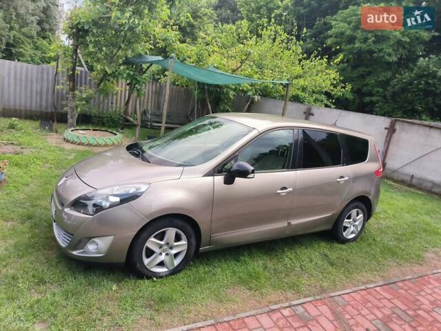 Серый Рено Гранд Сценик, объемом двигателя 1.6 л и пробегом 240 тыс. км за 7500 $, фото 6 на Automoto.ua