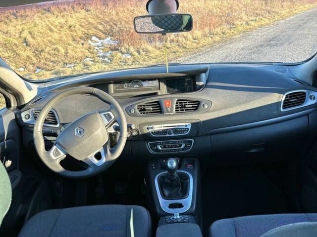 Серый Рено Гранд Сценик, объемом двигателя 1.5 л и пробегом 240 тыс. км за 7500 $, фото 12 на Automoto.ua