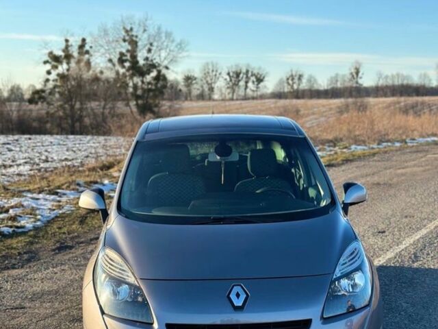 Серый Рено Гранд Сценик, объемом двигателя 1.5 л и пробегом 240 тыс. км за 7500 $, фото 2 на Automoto.ua