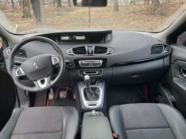 Серый Рено Гранд Сценик, объемом двигателя 1.6 л и пробегом 306 тыс. км за 6500 $, фото 9 на Automoto.ua