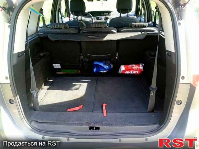 Серый Рено Гранд Сценик, объемом двигателя 1.5 л и пробегом 282 тыс. км за 6300 $, фото 5 на Automoto.ua