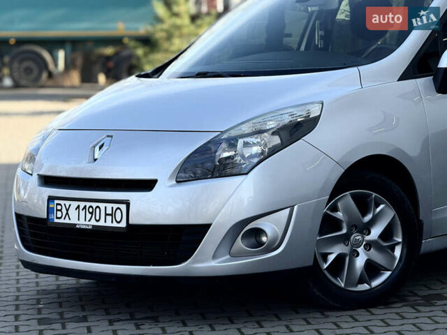 Серый Рено Гранд Сценик, объемом двигателя 1.6 л и пробегом 305 тыс. км за 6900 $, фото 3 на Automoto.ua