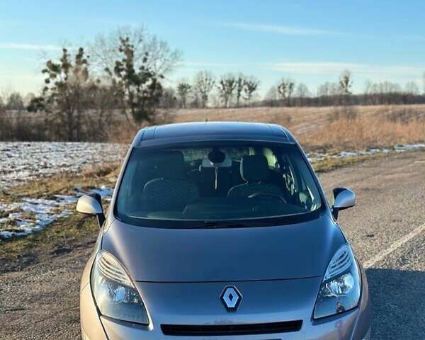 Рено Гранд Сценик 2011 в Львове на Automoto.ua Серый Рено Гранд Сценик, объемом двигателя 1.5 л и пробегом 240 тыс. км за 7500 $, фото 1 на Automoto.ua