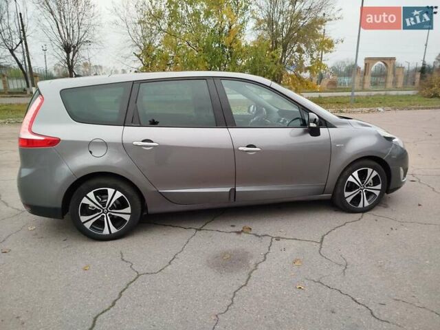 Серый Рено Гранд Сценик, объемом двигателя 1.6 л и пробегом 267 тыс. км за 8150 $, фото 5 на Automoto.ua
