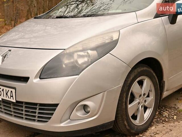 Серый Рено Гранд Сценик, объемом двигателя 1.6 л и пробегом 335 тыс. км за 7400 $, фото 80 на Automoto.ua