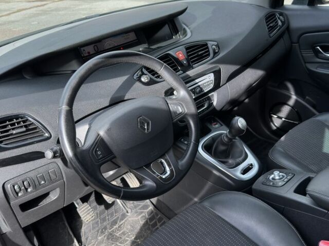 Рено Гранд Сценик 2011 в Чернигове на Automoto.ua Серый Рено Гранд Сценик, объемом двигателя 1.5 л и пробегом 309 тыс. км за 7600 $, фото 7 на Automoto.ua