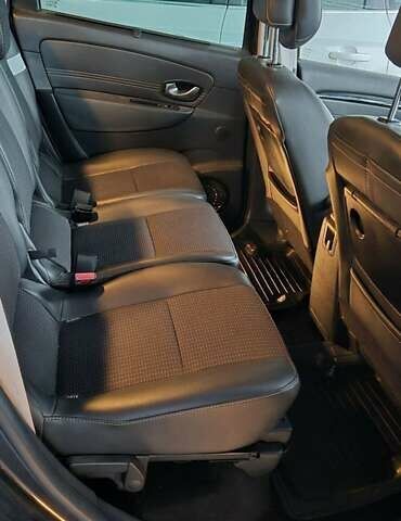 Серый Рено Гранд Сценик, объемом двигателя 1.6 л и пробегом 334 тыс. км за 7700 $, фото 13 на Automoto.ua