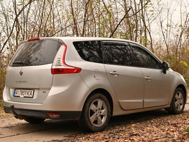 Серый Рено Гранд Сценик, объемом двигателя 1.6 л и пробегом 330 тыс. км за 7400 $, фото 3 на Automoto.ua