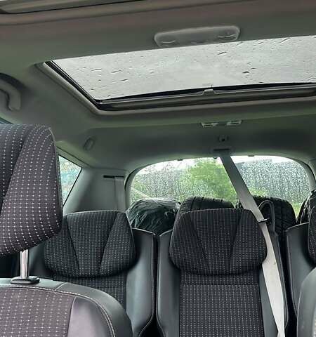 Серый Рено Гранд Сценик, объемом двигателя 1.5 л и пробегом 250 тыс. км за 8000 $, фото 4 на Automoto.ua