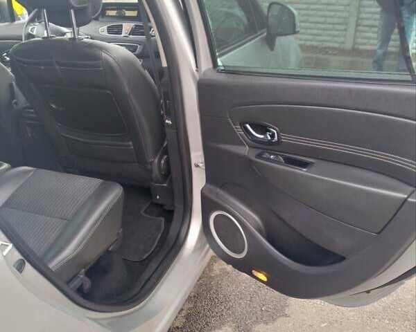 Рено Гранд Сценик 2011 в Чернигове на Automoto.ua Серый Рено Гранд Сценик, объемом двигателя 1.5 л и пробегом 220 тыс. км за 8500 $, фото 32 на Automoto.ua