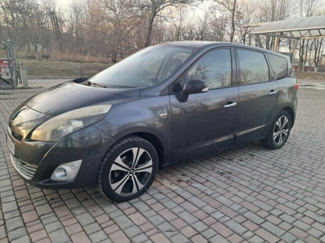 Серый Рено Гранд Сценик, объемом двигателя 1.6 л и пробегом 306 тыс. км за 6500 $, фото 17 на Automoto.ua