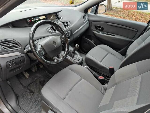 Серый Рено Гранд Сценик, объемом двигателя 1.5 л и пробегом 261 тыс. км за 5999 $, фото 15 на Automoto.ua