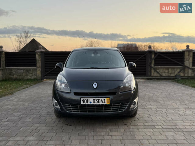 Серый Рено Гранд Сценик, объемом двигателя 1.6 л и пробегом 265 тыс. км за 7999 $, фото 2 на Automoto.ua
