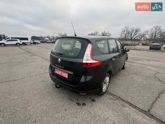 Сірий Рено Гранд Сценік, об'ємом двигуна 1.6 л та пробігом 219 тис. км за 9000 $, фото 7 на Automoto.ua