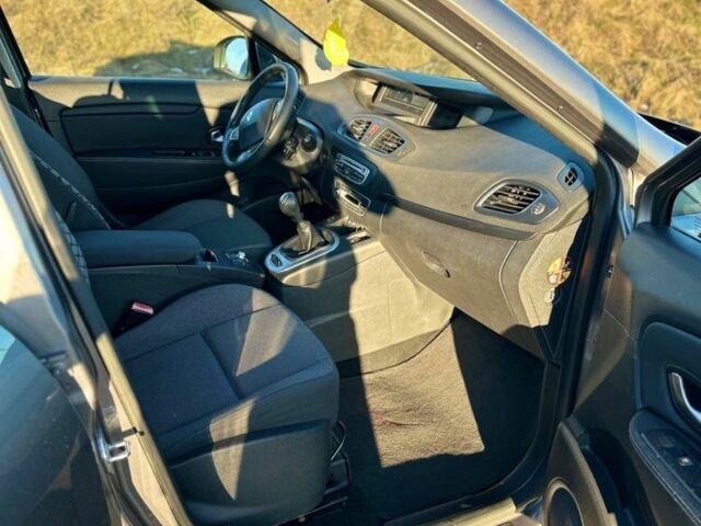 Серый Рено Гранд Сценик, объемом двигателя 1.5 л и пробегом 240 тыс. км за 7500 $, фото 21 на Automoto.ua