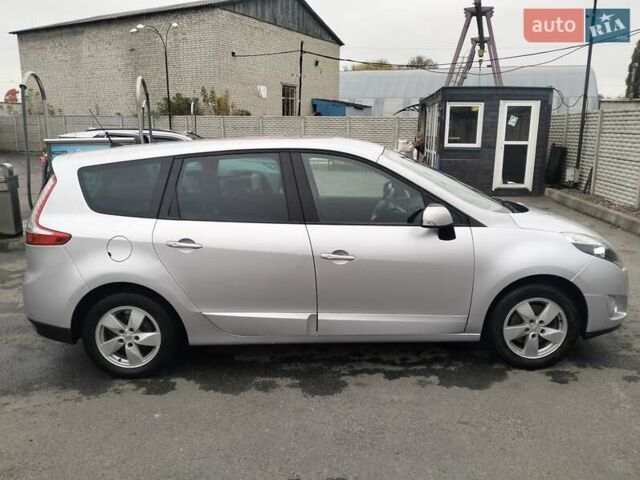 Рено Гранд Сценик 2011 в Чернигове на Automoto.ua Серый Рено Гранд Сценик, объемом двигателя 1.5 л и пробегом 220 тыс. км за 8500 $, фото 10 на Automoto.ua