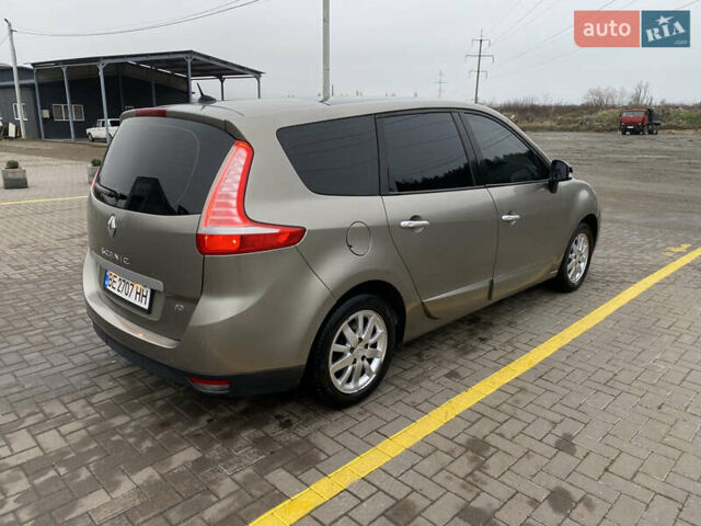 Серый Рено Гранд Сценик, объемом двигателя 1.46 л и пробегом 280 тыс. км за 8000 $, фото 6 на Automoto.ua