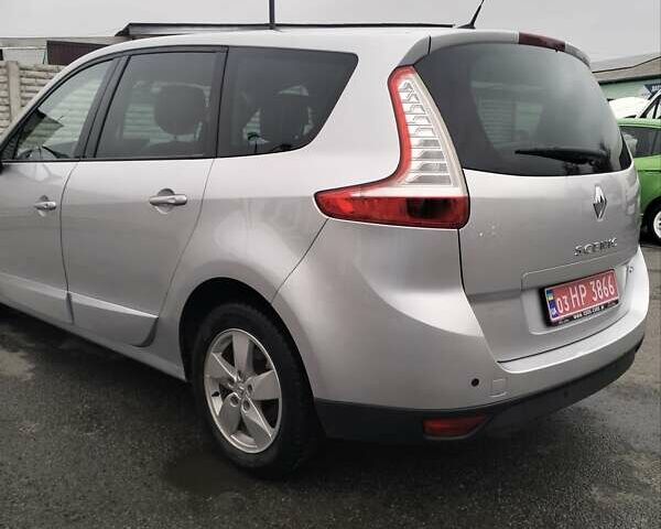 Рено Гранд Сценик 2011 в Чернигове на Automoto.ua Серый Рено Гранд Сценик, объемом двигателя 1.5 л и пробегом 220 тыс. км за 8500 $, фото 34 на Automoto.ua