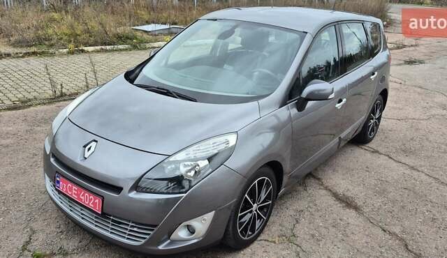 Серый Рено Гранд Сценик, объемом двигателя 1.6 л и пробегом 149 тыс. км за 8500 $, фото 1 на Automoto.ua