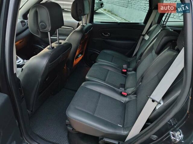 Серый Рено Гранд Сценик, объемом двигателя 1.46 л и пробегом 318 тыс. км за 7800 $, фото 13 на Automoto.ua