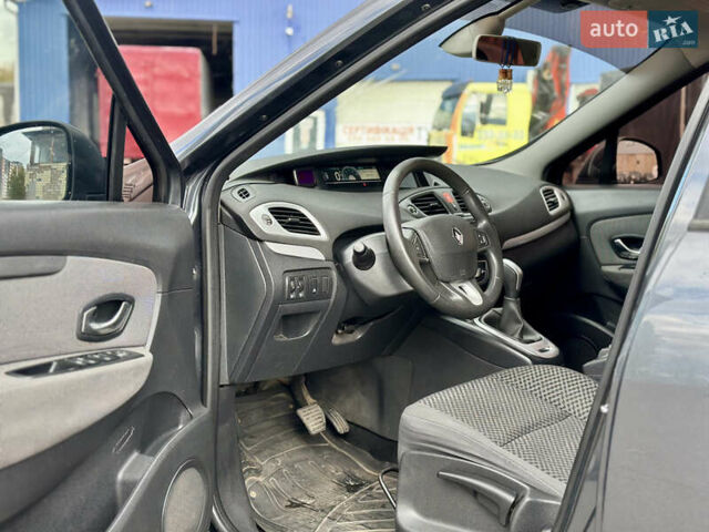 Рено Гранд Сценик 2011 в Киеве на Automoto.ua Серый Рено Гранд Сценик, объемом двигателя 1.46 л и пробегом 277 тыс. км за 8300 $, фото 7 на Automoto.ua