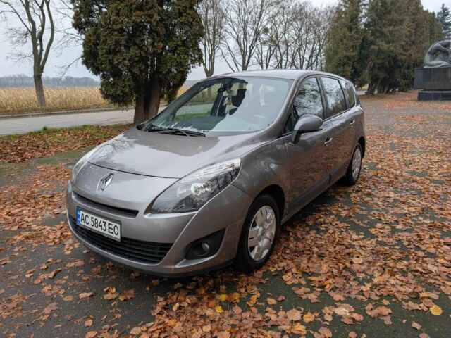 Серый Рено Гранд Сценик, объемом двигателя 1.5 л и пробегом 261 тыс. км за 5999 $, фото 3 на Automoto.ua