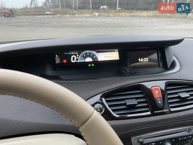 Серый Рено Гранд Сценик, объемом двигателя 1.46 л и пробегом 280 тыс. км за 8000 $, фото 3 на Automoto.ua